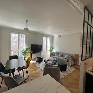 Lägenhet De, Paris